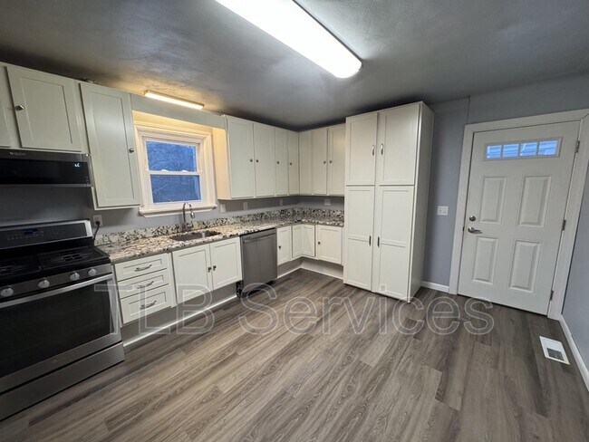 Building Photo - 542 Montdale Rd