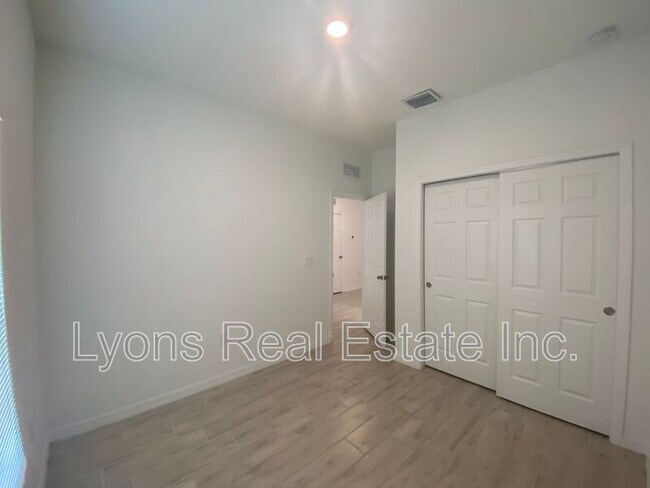 Building Photo - 13238 Keystone Blvd