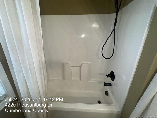 Building Photo - 4220 Pleasantburg Dr