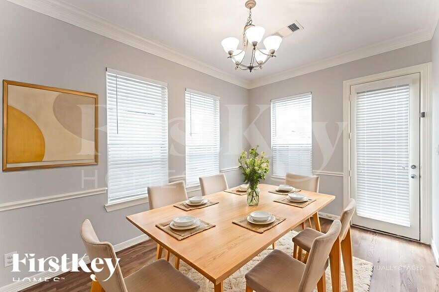 Building Photo - 3215 Holly Thicket Dr