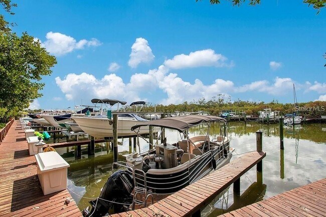 Building Photo - 1328 Pasadena Ave S