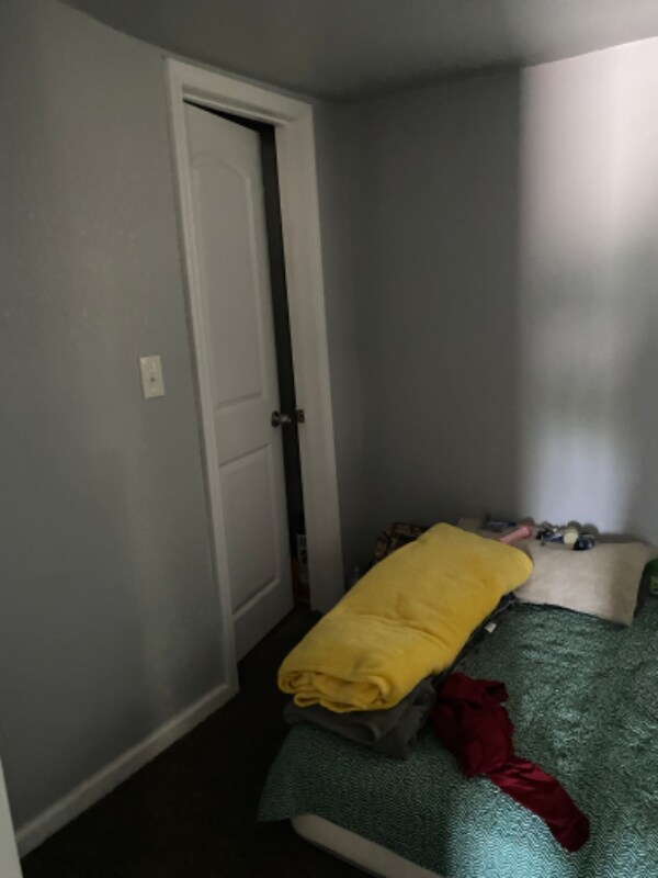 Building Photo - 221 S Main St