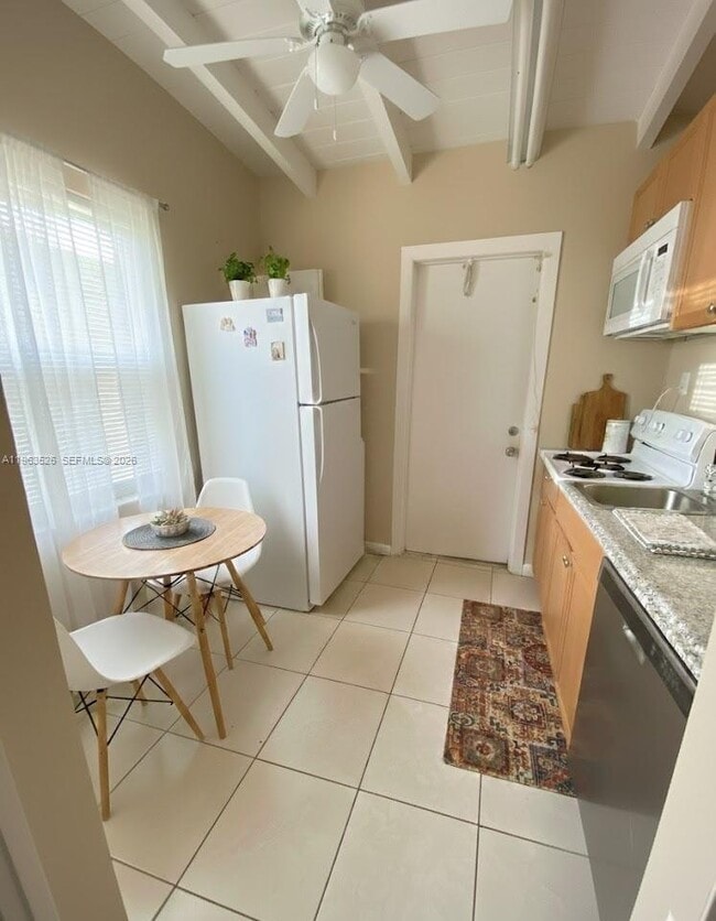 Building Photo - 2349 NW 13th Ct