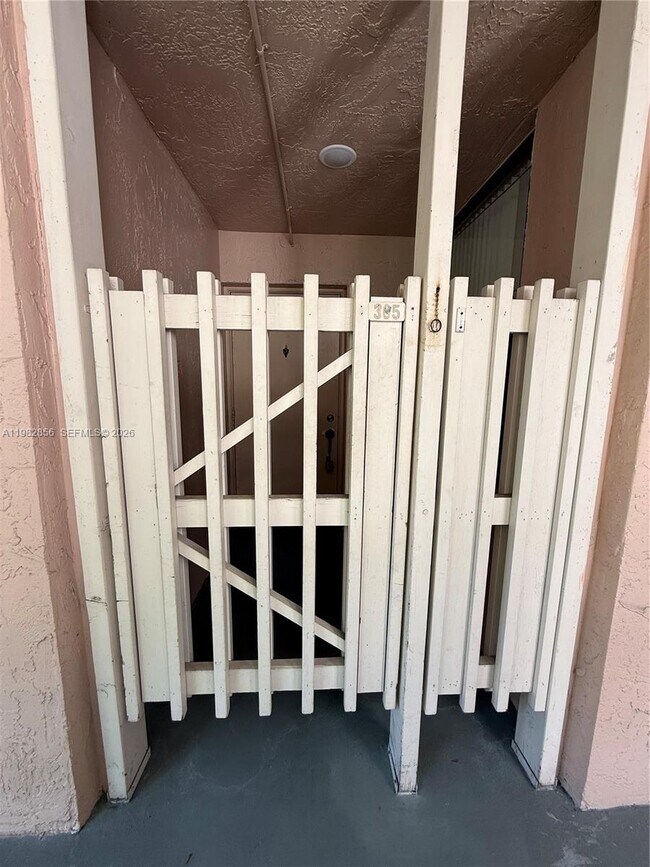 Building Photo - 6800 Cypress Rd