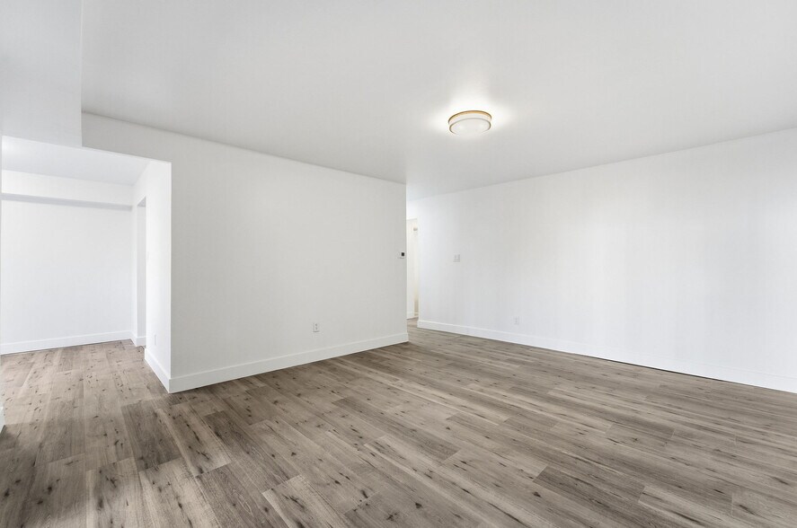 Building Photo - 113 Echelon Rd