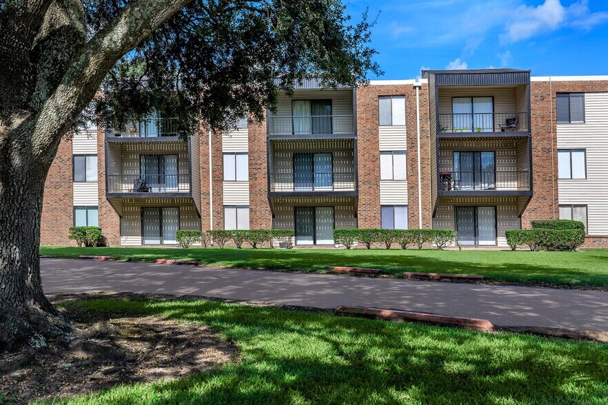 Glen Oaks 520 S Dowlen Rd Beaumont TX 77706 Apartment Finder