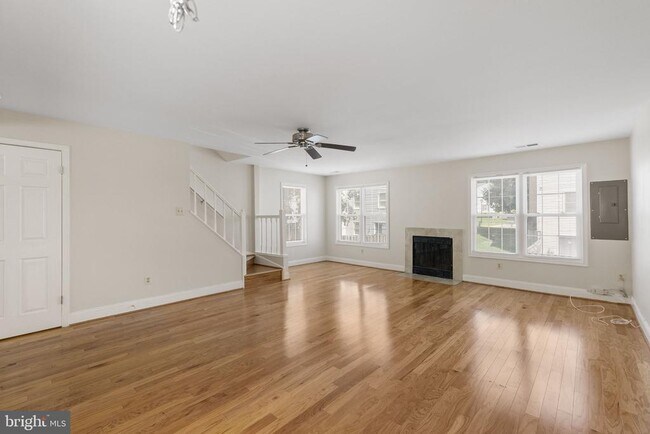 Building Photo - 124 Barnsfield Ct