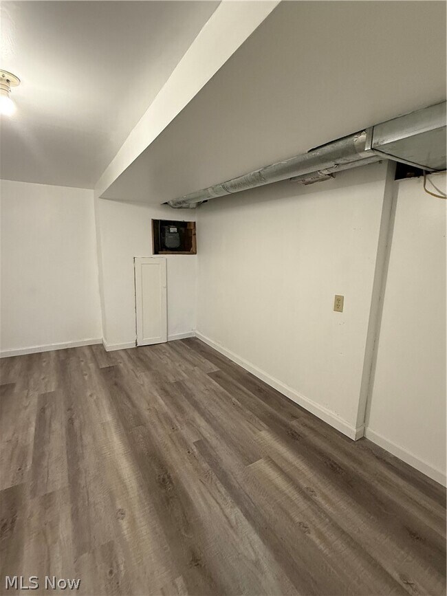 Building Photo - 1460 Elmwood Ave