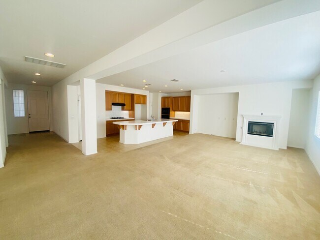 Building Photo - 2306 Cornflower Way