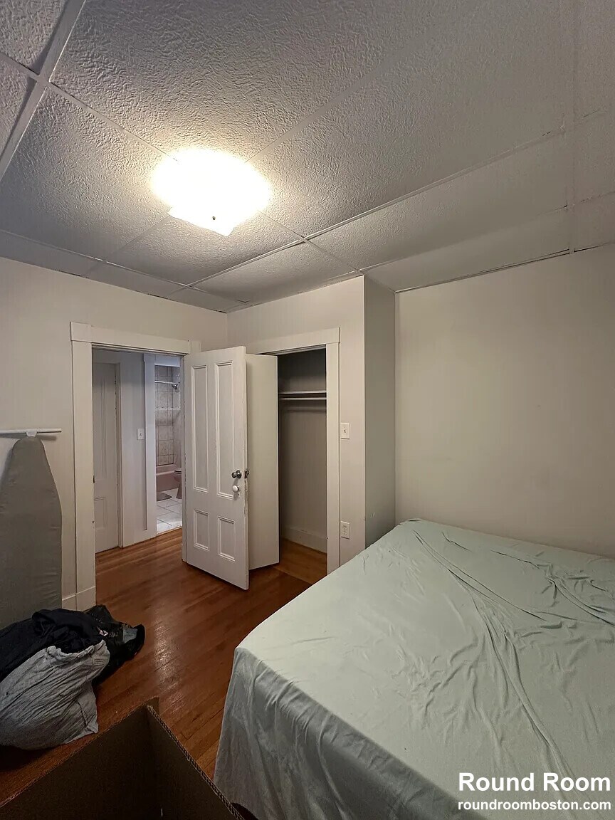 Building Photo - 384 Washington St