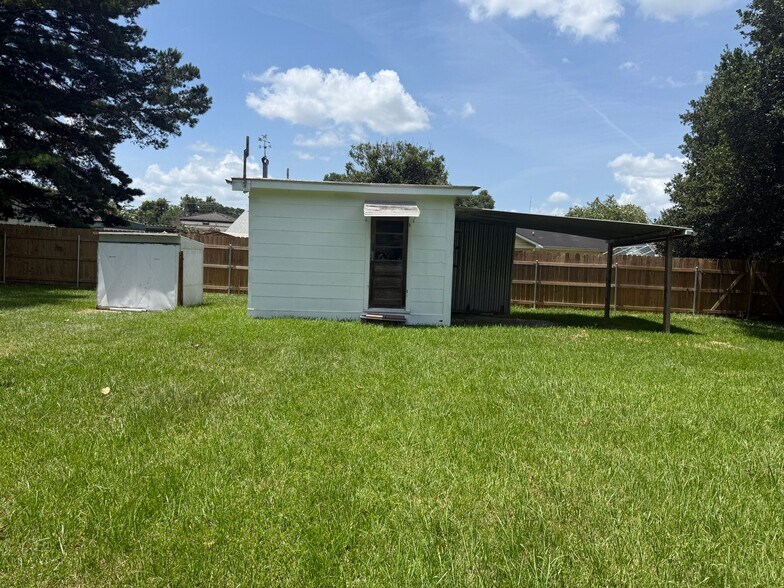 Building Photo - 107 Zilia St