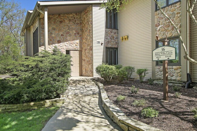 Building Photo - 36D Abbey Villa Circle