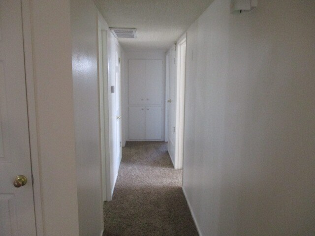 Building Photo - SW Visalia Home coming soon!!