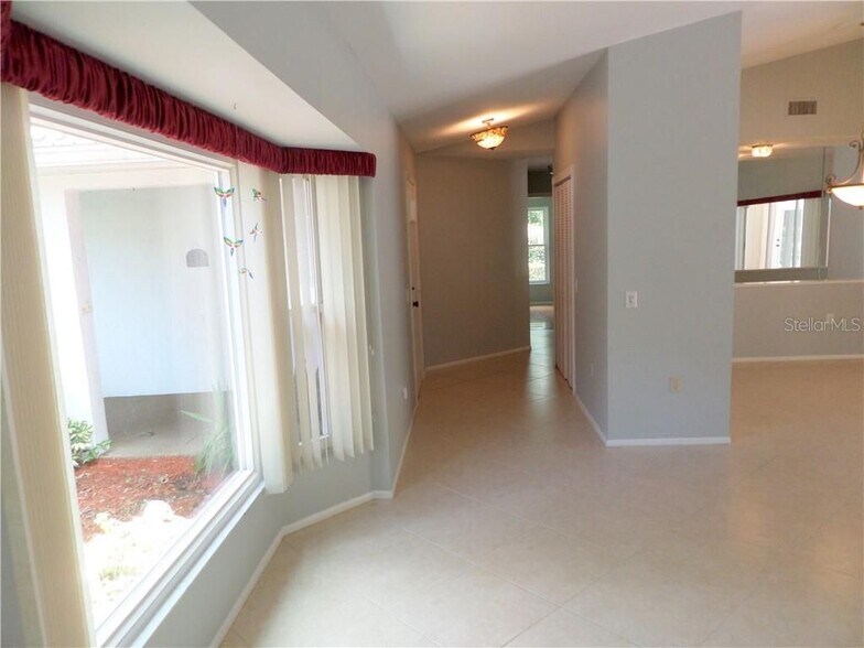 Building Photo - 3601 Garden Lakes Clenet