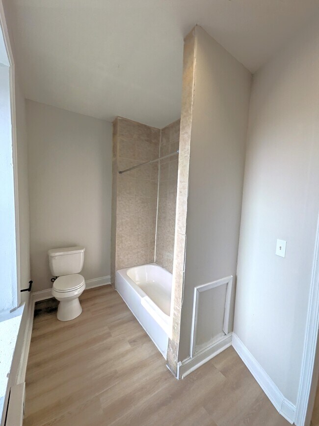 Building Photo - 434 N 52nd St