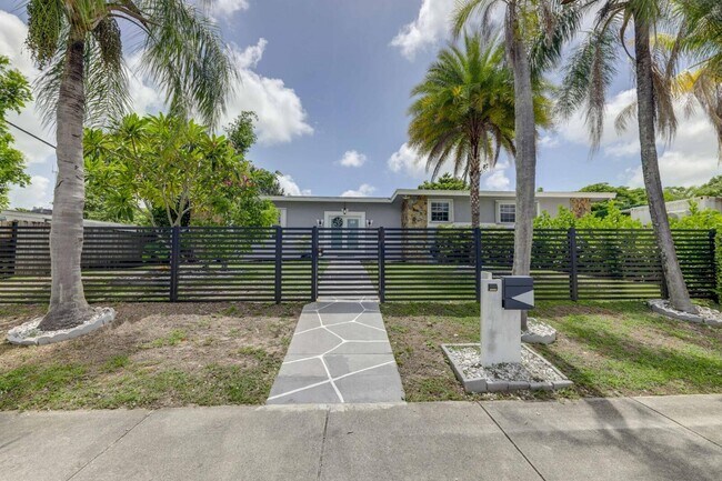 Building Photo - 3609 SW 58th Ave