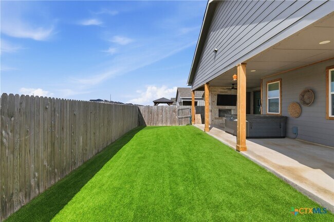 Building Photo - 3809 Donald Dr