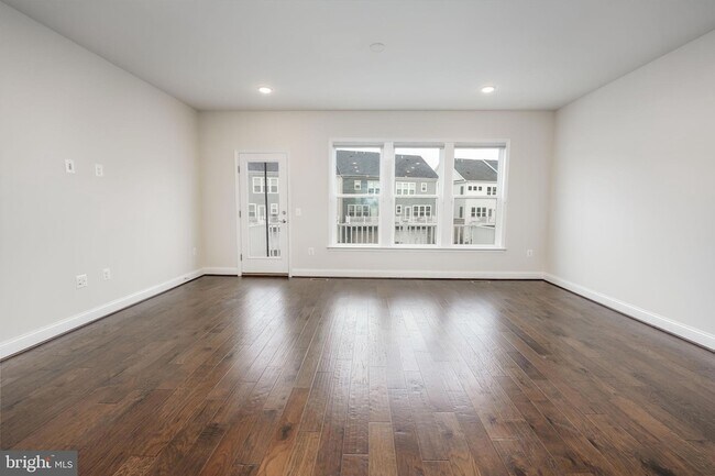 Building Photo - 2056 Alder Ln