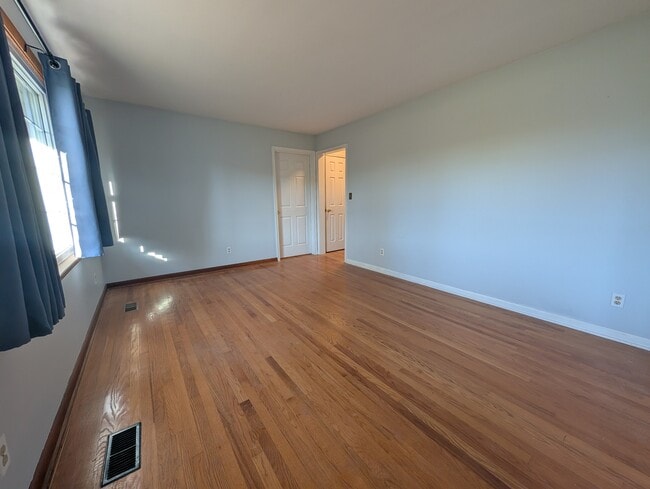 Building Photo - 6138 Village Hwy