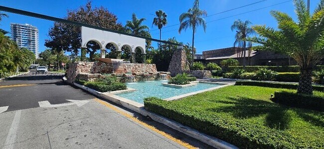 Building Photo - 18021 Biscayne Blvd