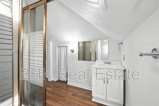 Building Photo - 4036 Dexter Ave