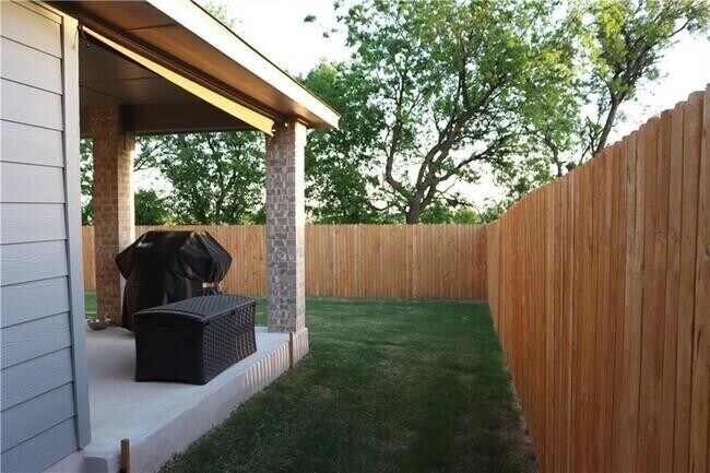 Building Photo - 119 Nathaniel Dr