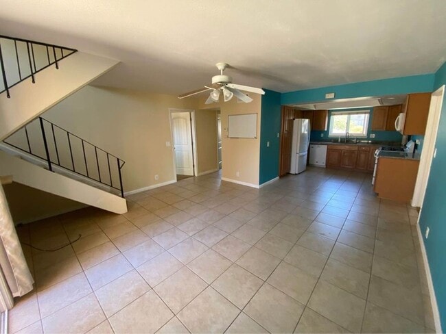 Building Photo - 6BR / 3BA Two-Story Home Near Vandenberg SFB + Washer/Dryer & Fenced Yard