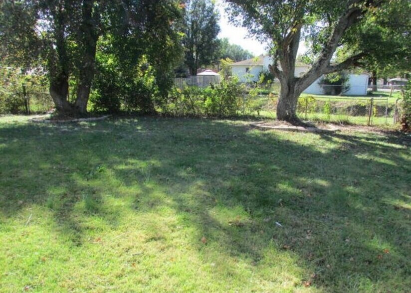 Building Photo - 3602 Pinecroft dr