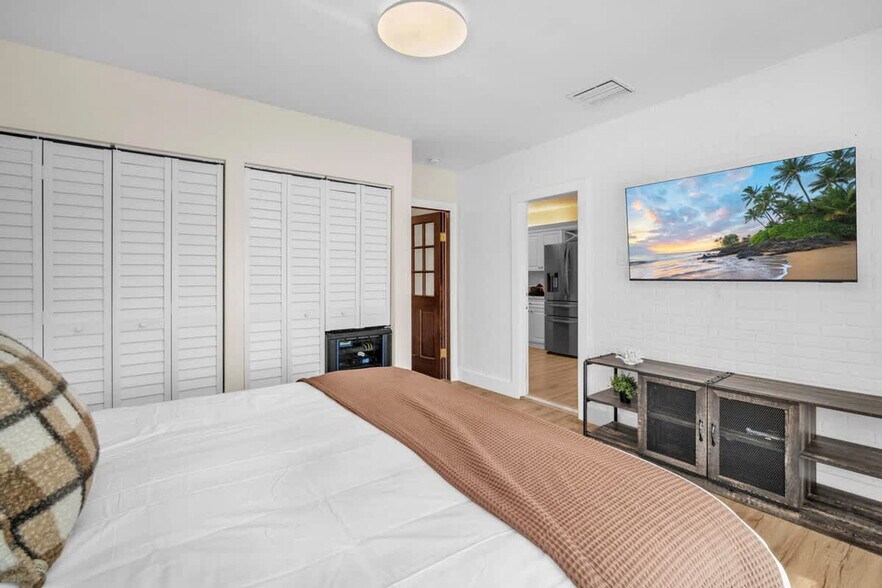 Building Photo - 8225 SW 39th St