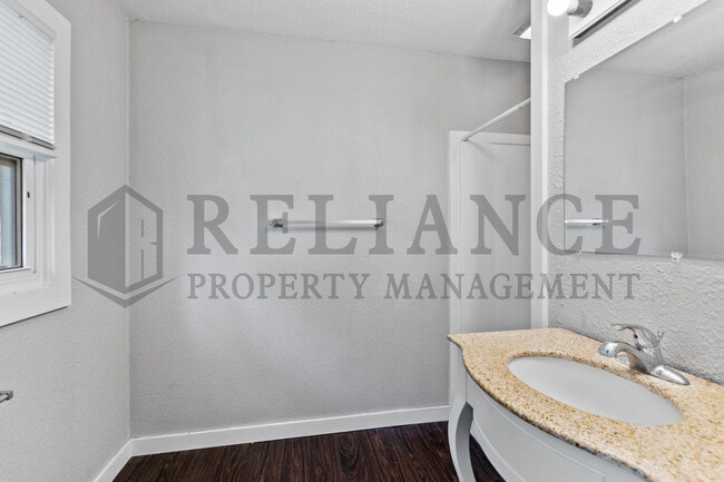 Building Photo - 217 S Kansas St
