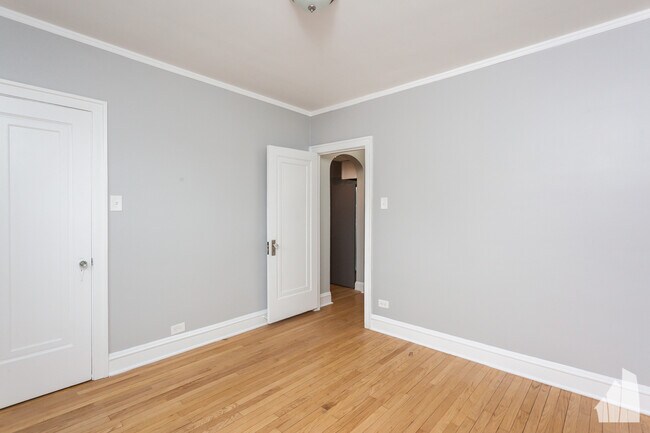 Building Photo - 6149 N Talman Ave