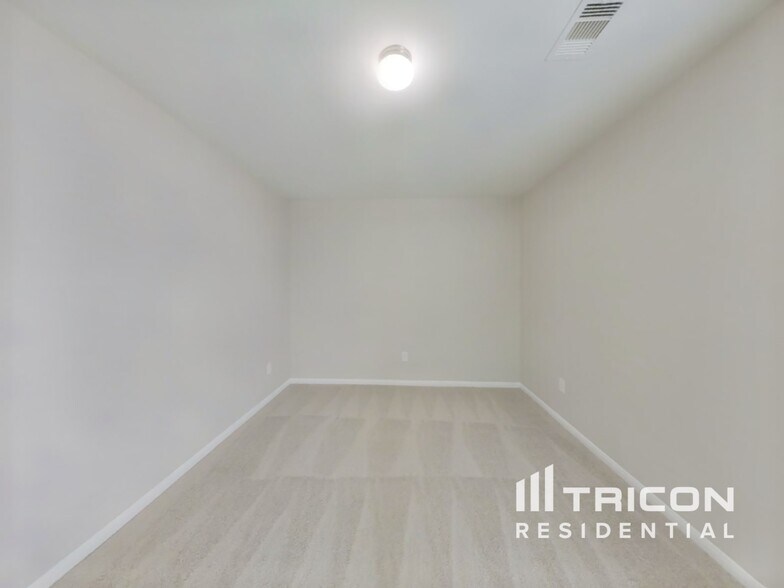 Building Photo - 3311 Thicket Path Way
