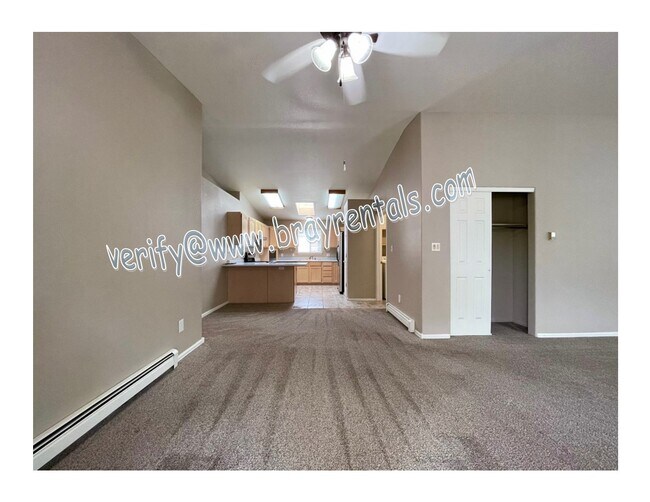 Building Photo - 3 Burgundy Ct