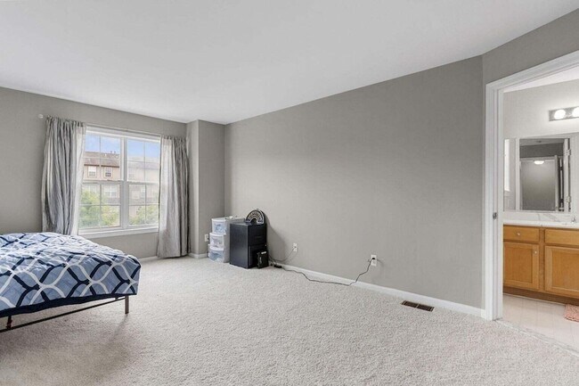 Building Photo - 2777 Barclay Way