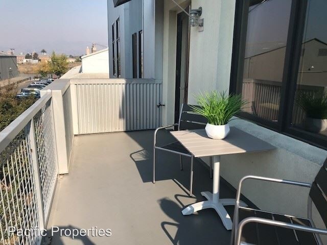 Building Photo - 2 br, 2.5 bath Apartment - 103 G Street
