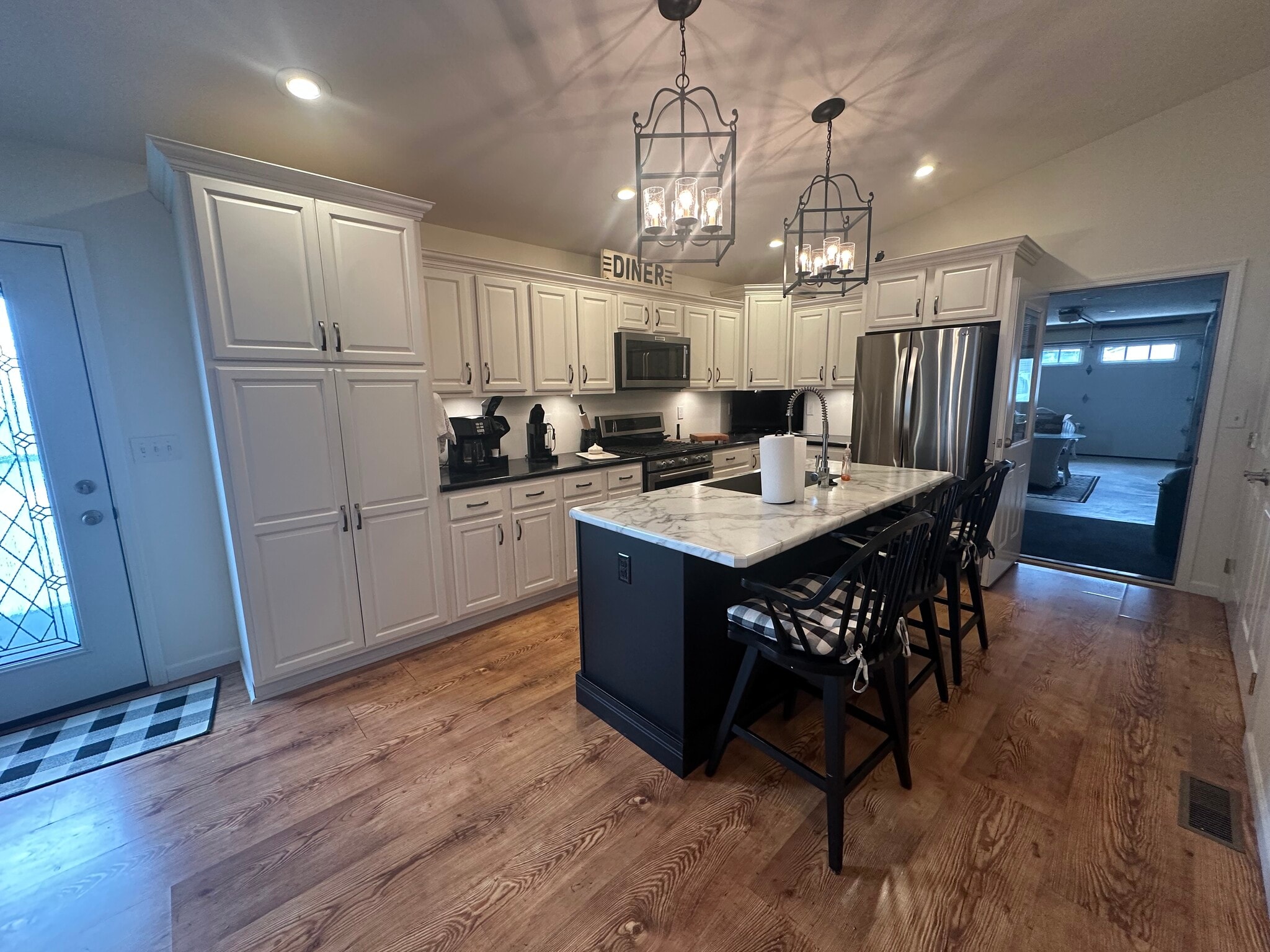 Building Photo - 7712 Walnut St