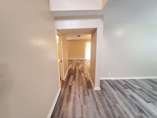 Building Photo - 14819 Mountainside Ridge