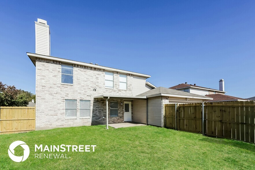 Building Photo - 664 Lowe Dr