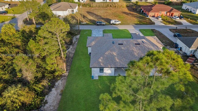 Building Photo - 4980 Fairway Ct