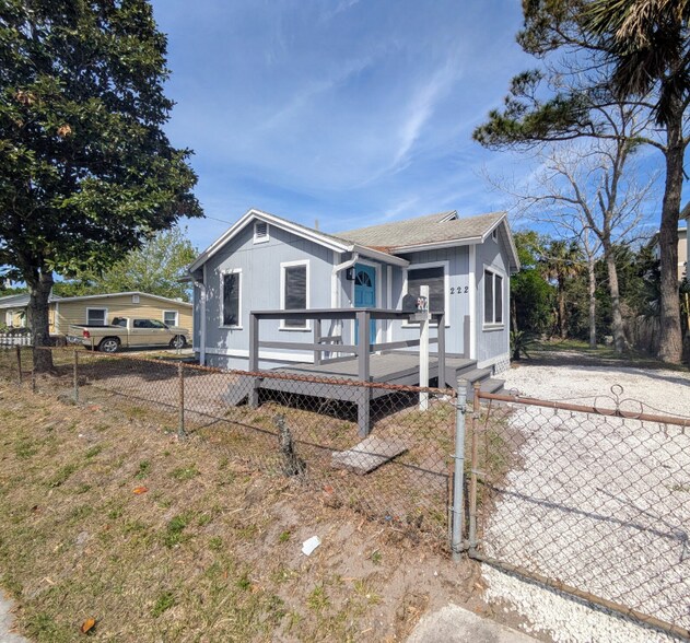Building Photo - 222 9th St S