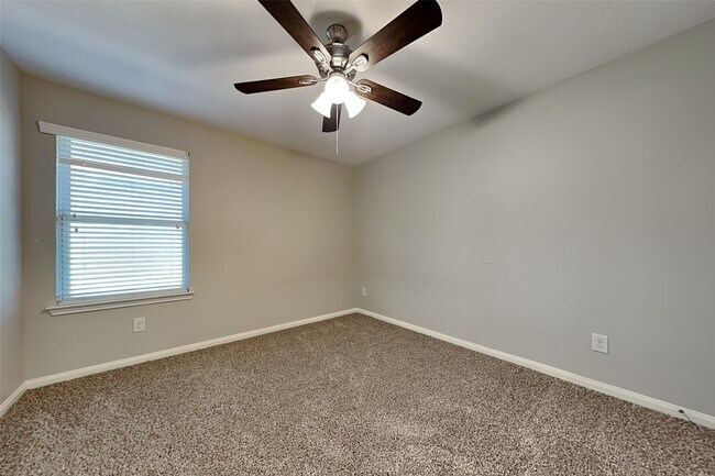 Building Photo - 21458 Hunter Hart Dr