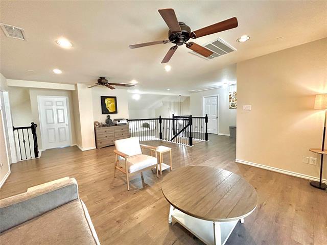 Building Photo - 2122 Trickling Creek Dr