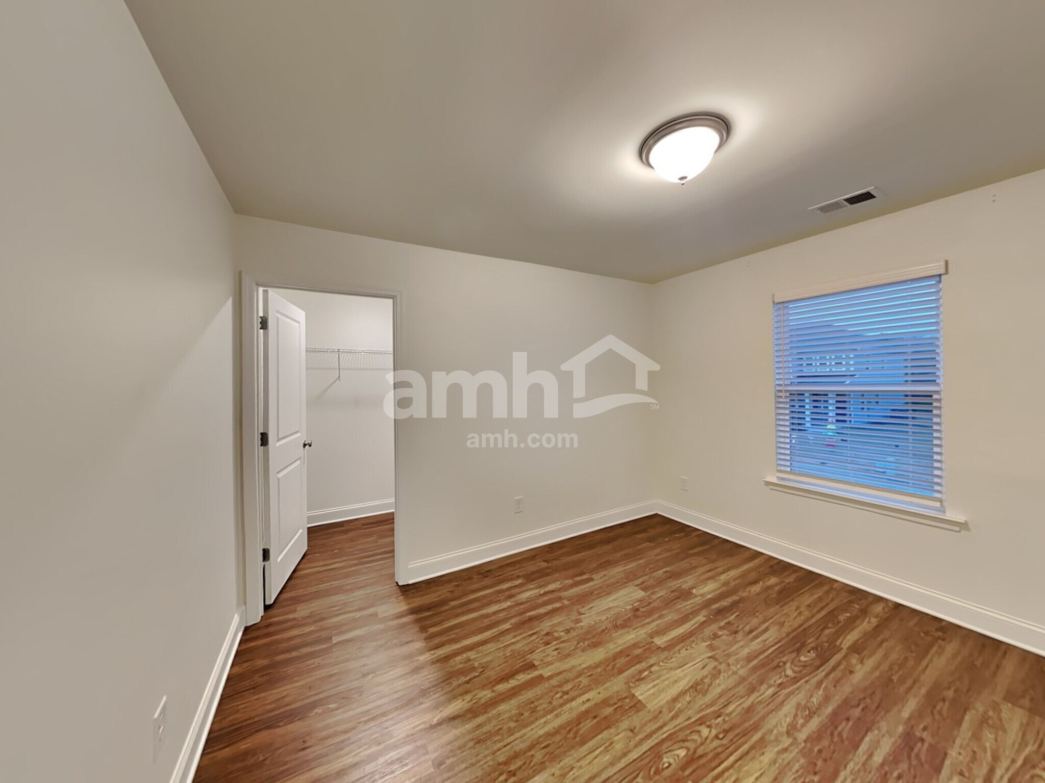 Building Photo - 513 Slew Dr