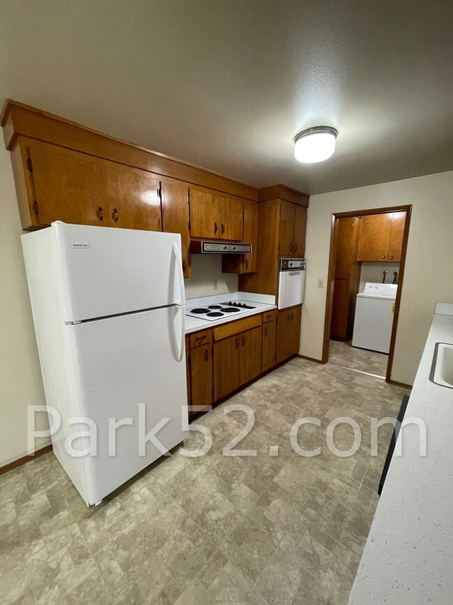 Building Photo - North Tacoma Duplex