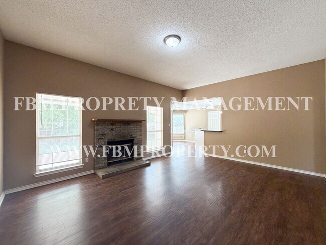 Building Photo - 1000 Short Line Blvd