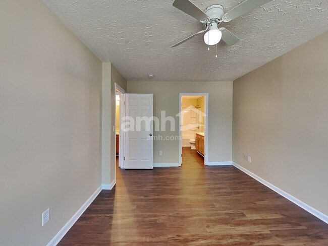 Building Photo - 2807 Presidential Dr