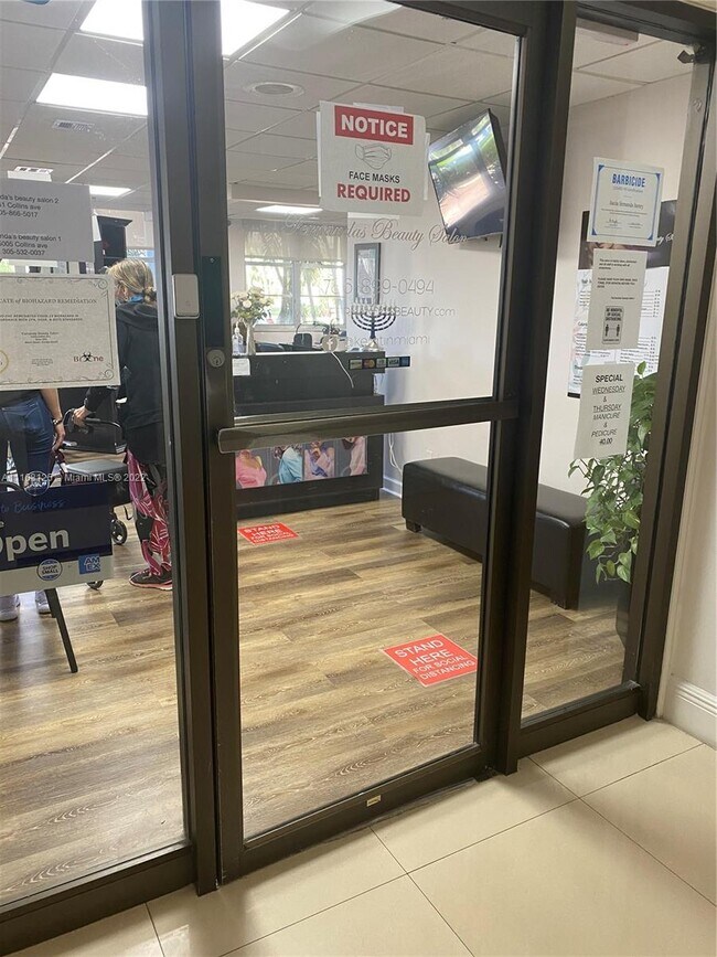 Building Photo - 5161 Collins Ave