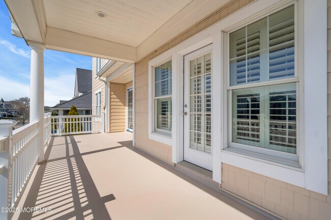 Building Photo - 106 2nd Ave