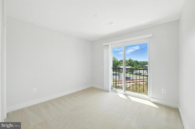 Building Photo - 19510 Village Walk