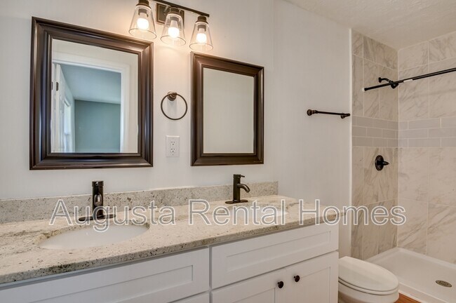 Building Photo - 2312 Mura Dr